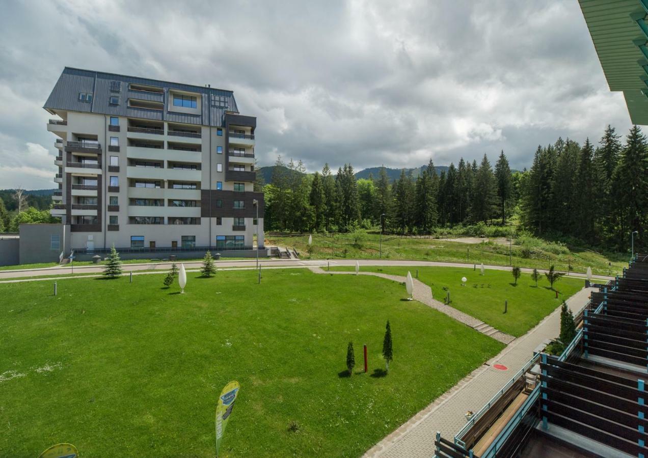 Family In Silver Mountain Poiana Brasov